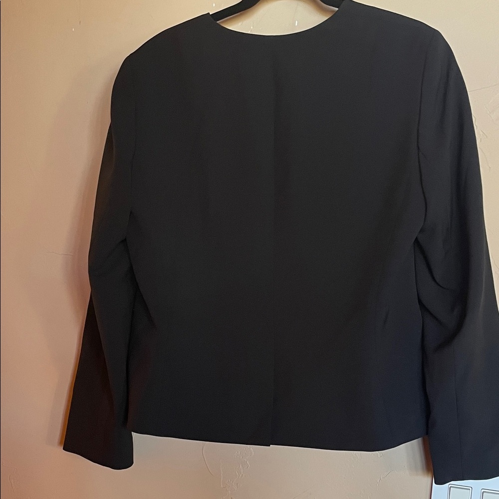 Evan Picone Elegant Black Blazer with Silver Zipper Details - Picture 4 of 5